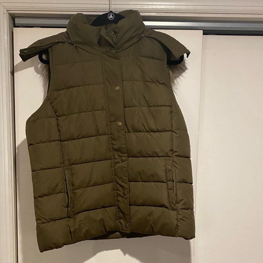 Large old navy puffer vest with faux fur hood